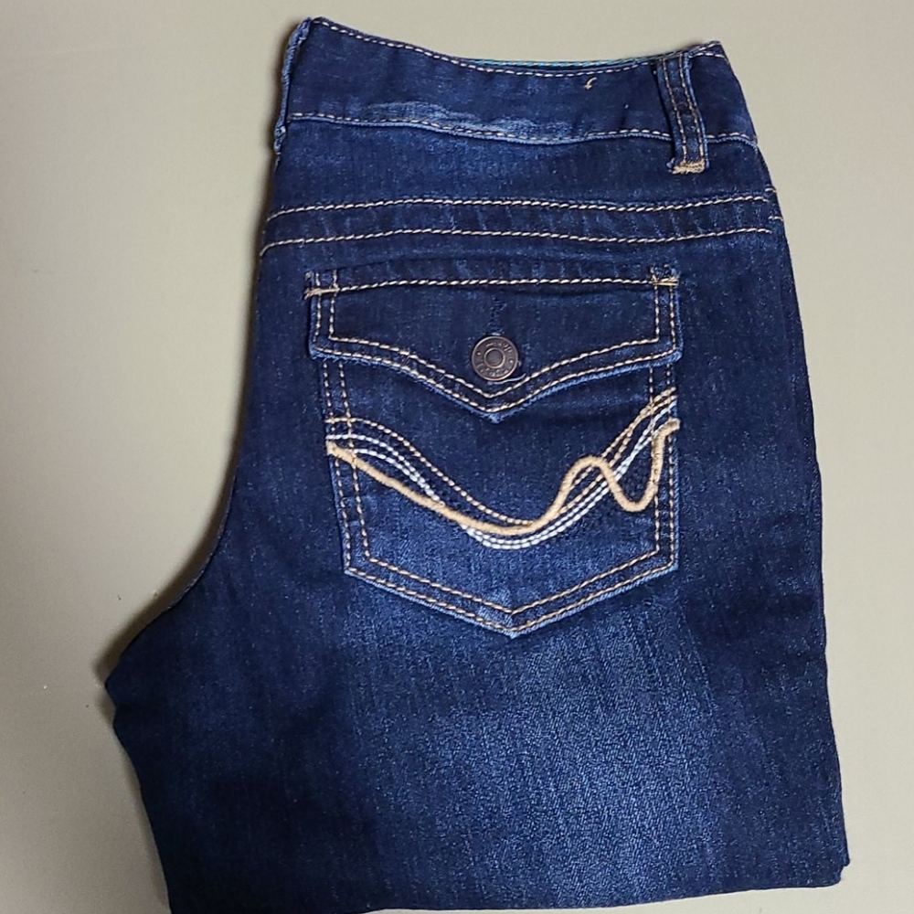 LIKE NEW RUE21 SZ 1/2 Mid Rise Skinny Jeans